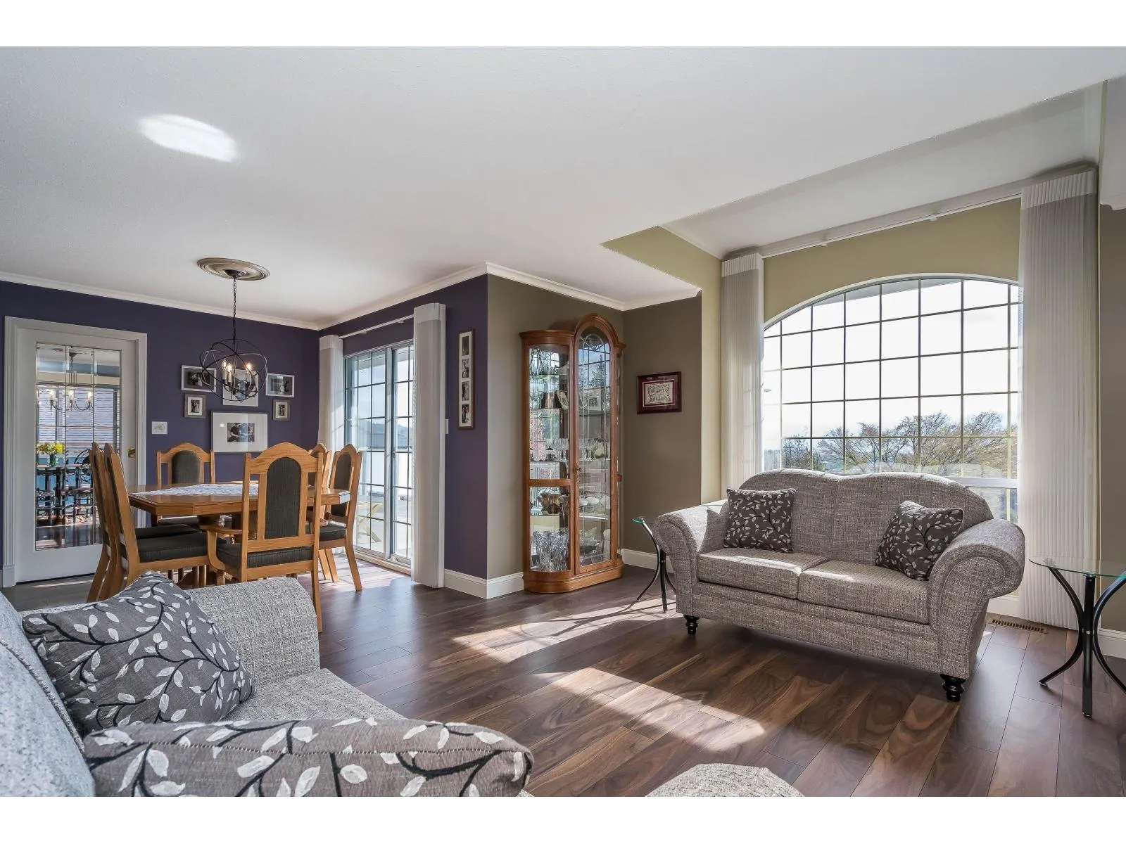 2245 FOOTHILLS COURT