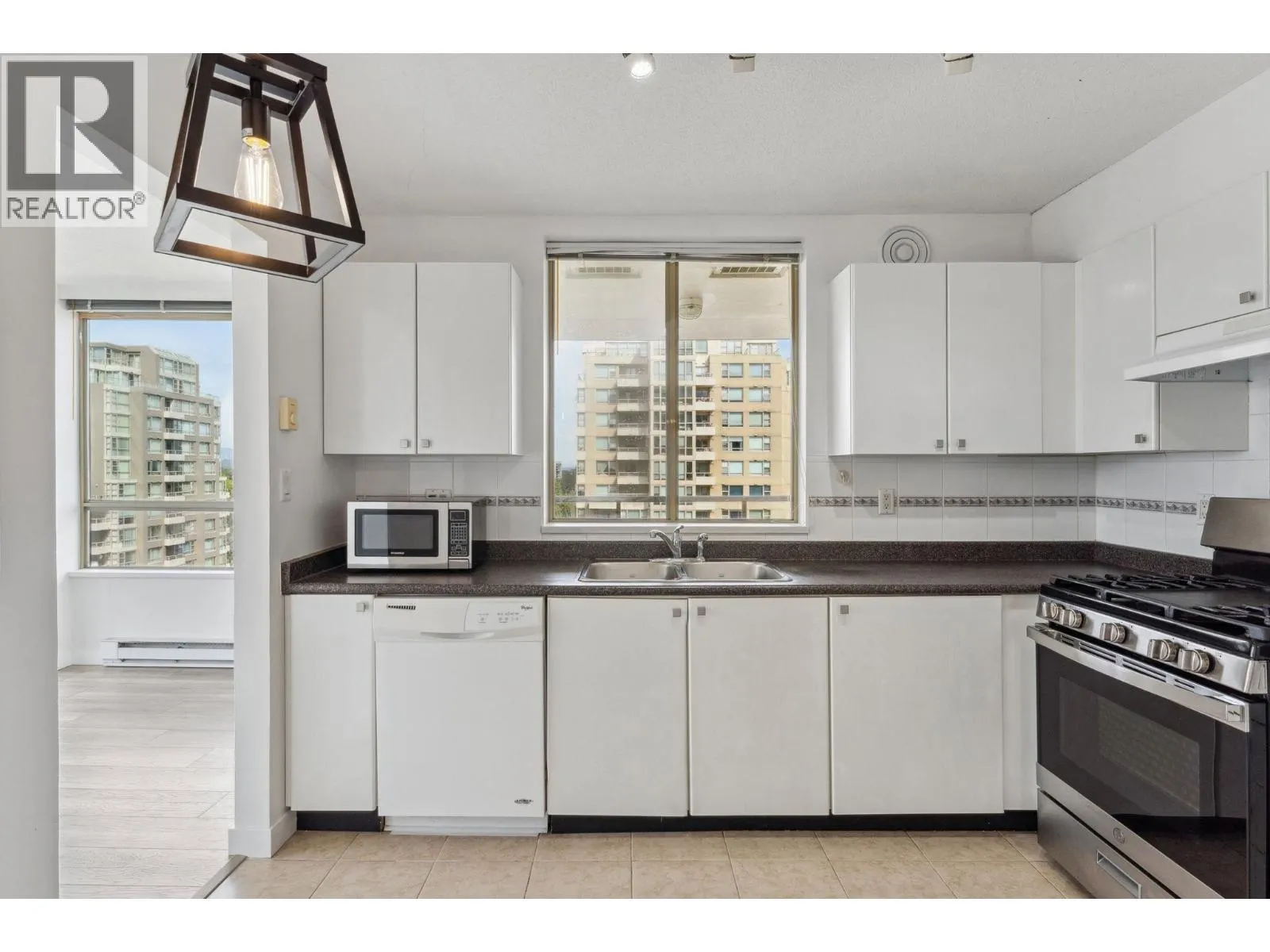 1105 8238 SABA ROAD