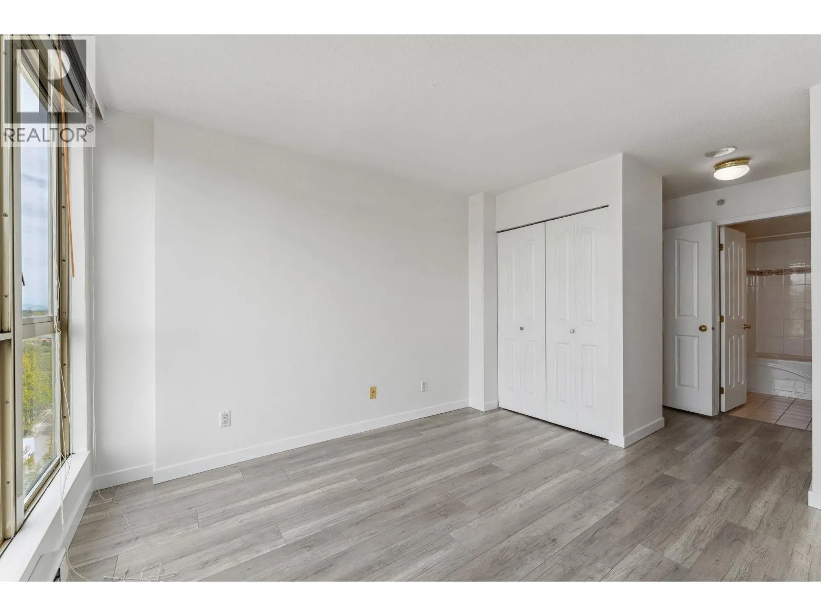 1105 8238 SABA ROAD
