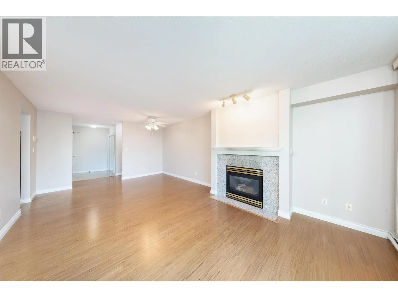 201 5899 WILSON AVENUE