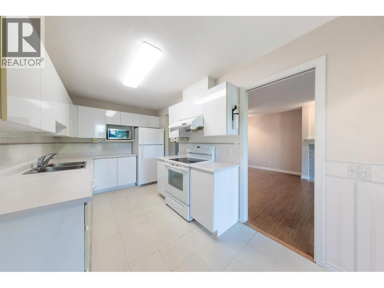 201 5899 WILSON AVENUE