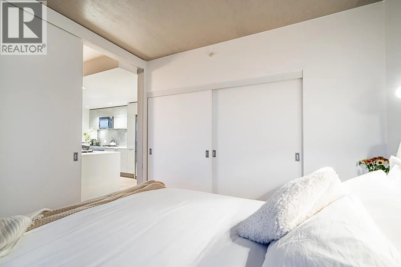 2305 108 W CORDOVA STREET