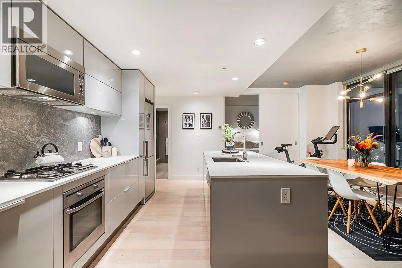 2305 108 W CORDOVA STREET