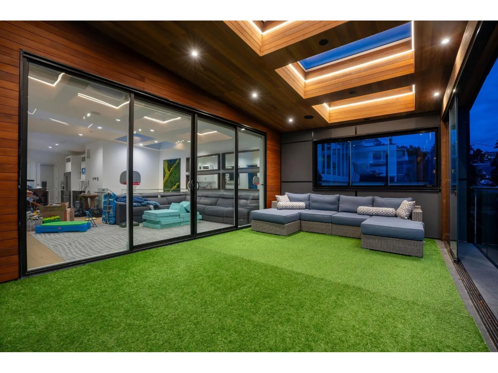 14857 BUENA VISTA