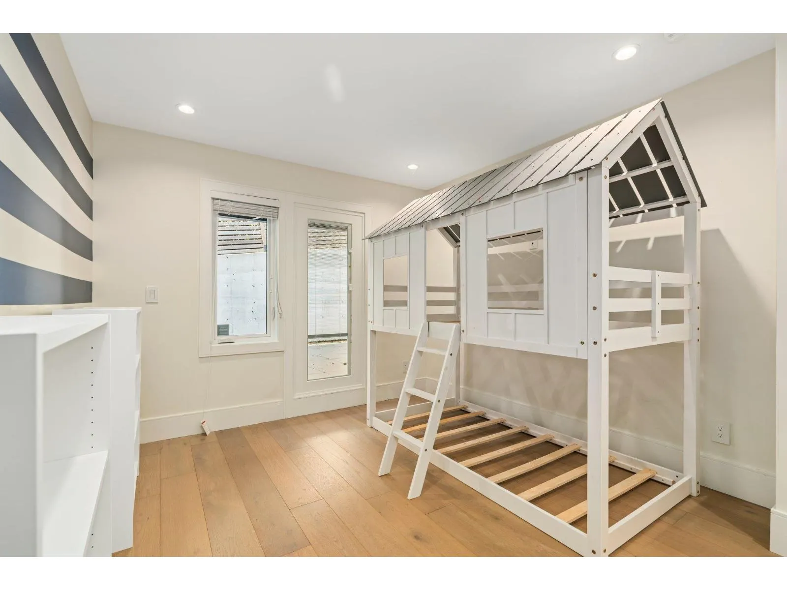14857 BUENA VISTA