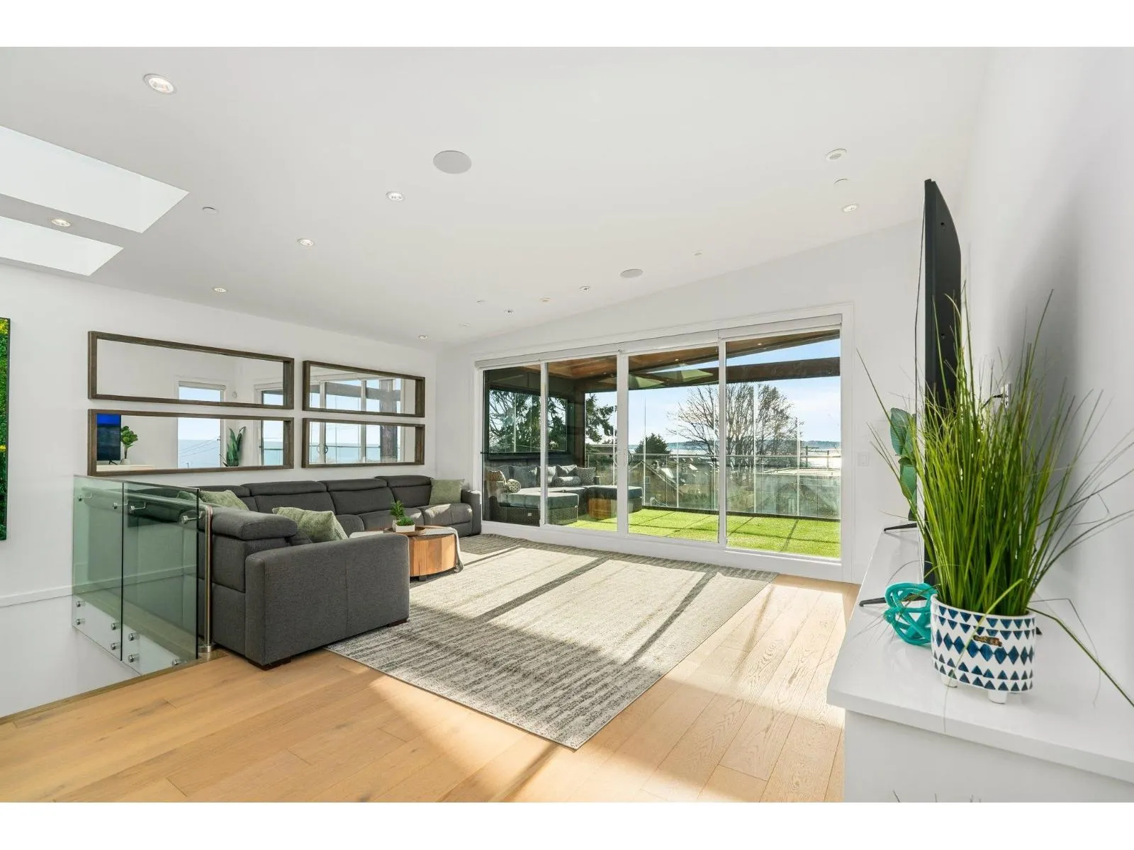 14857 BUENA VISTA