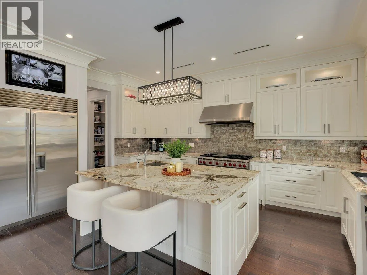 5064 FENTON DRIVE