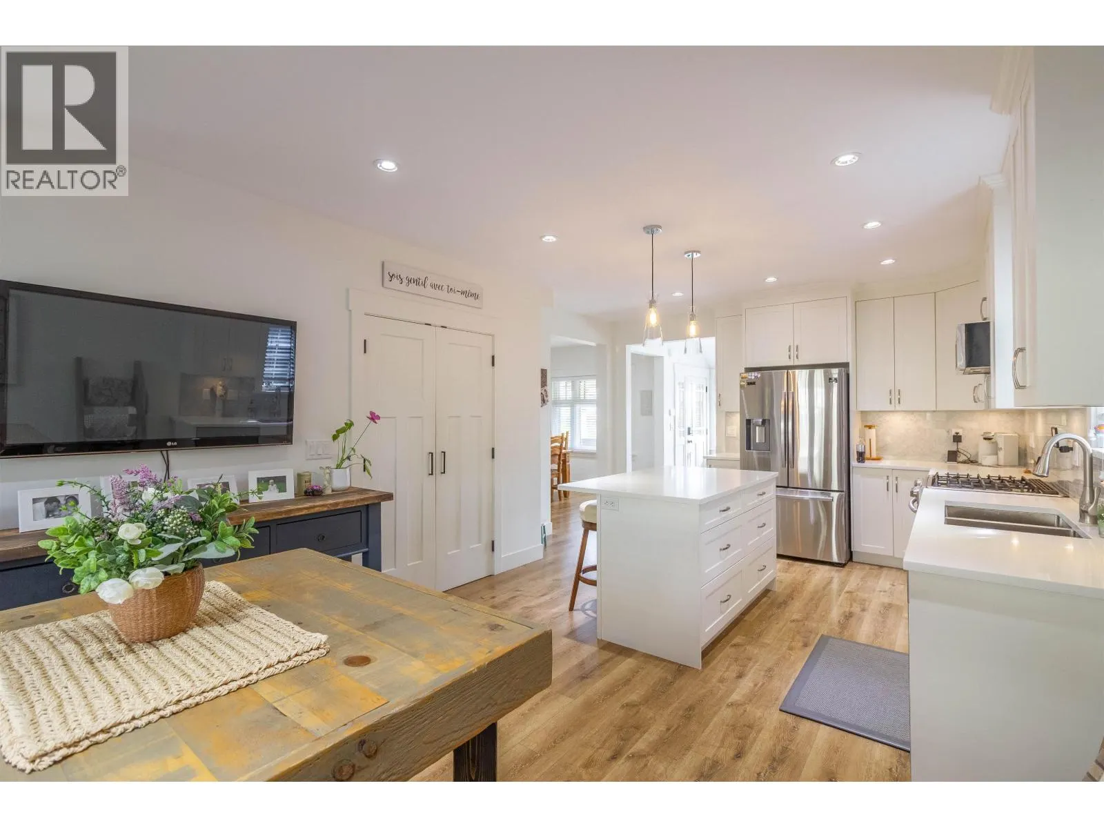 903 WALLS AVENUE
