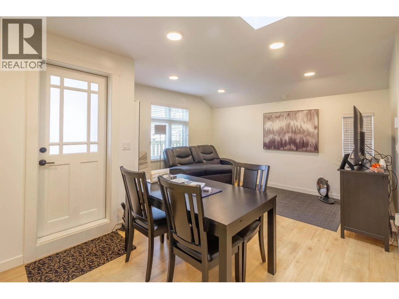 903 WALLS AVENUE
