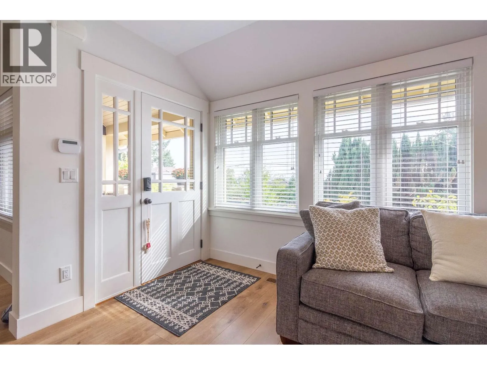 903 WALLS AVENUE
