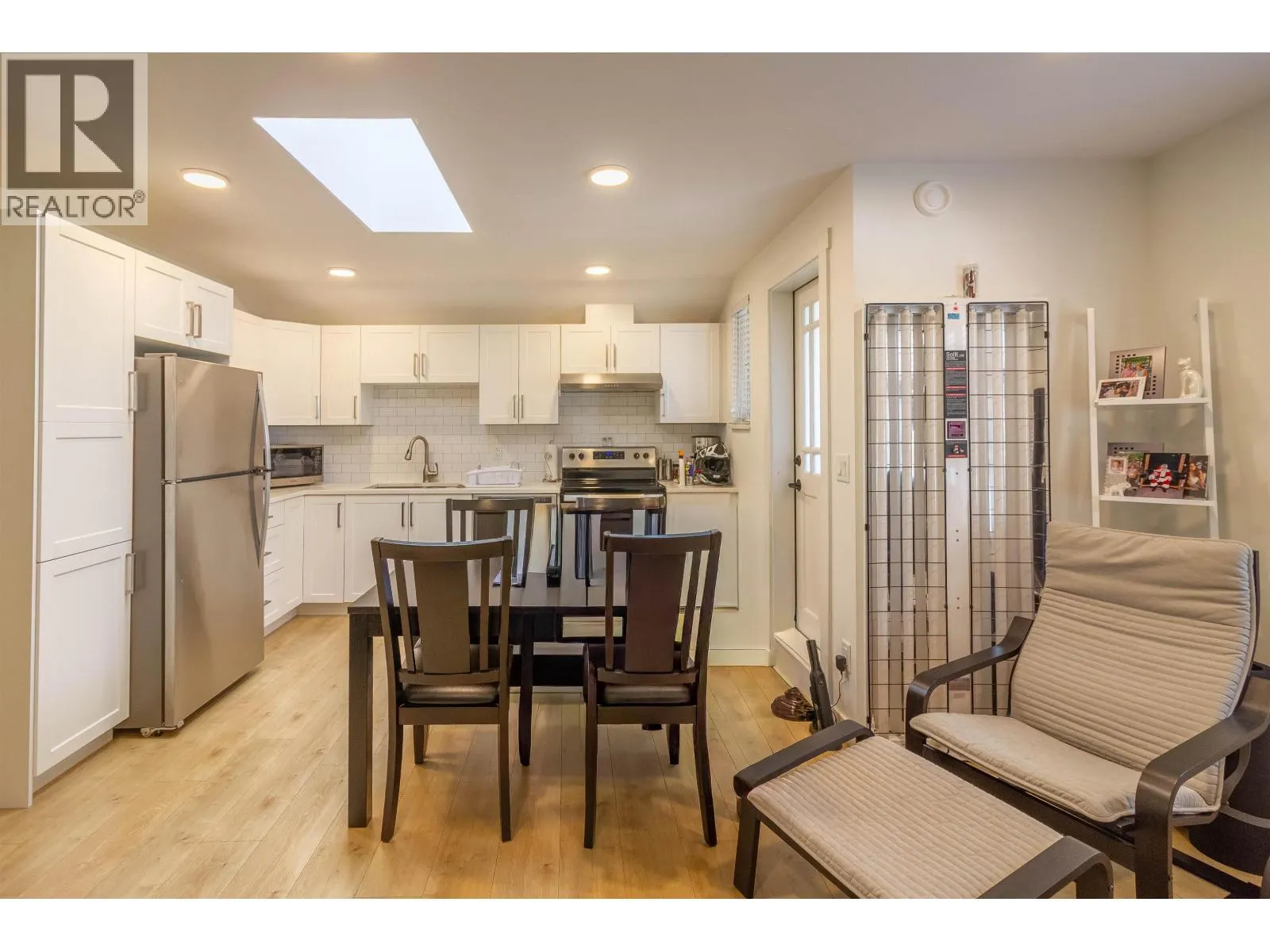 903 WALLS AVENUE