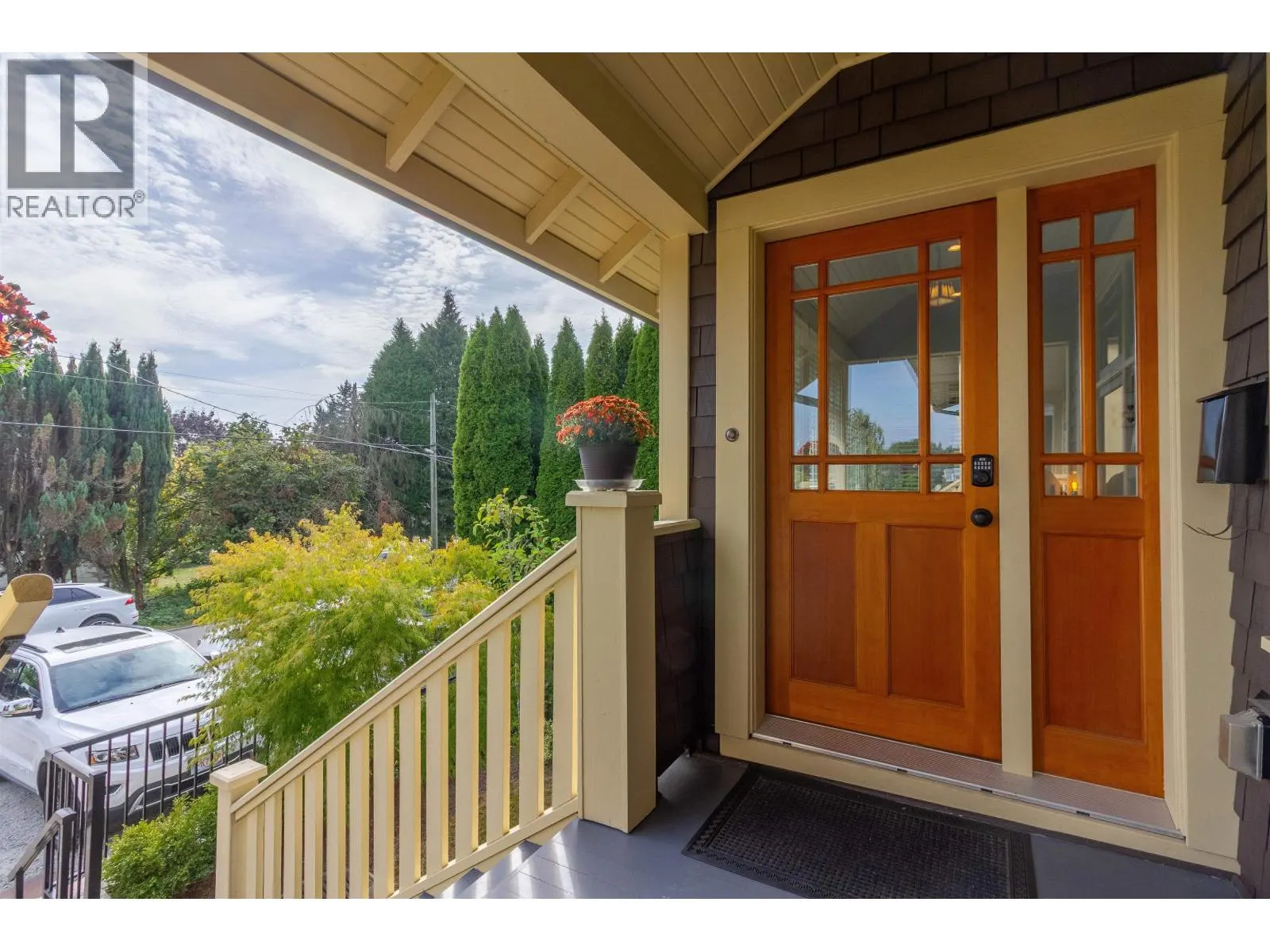 903 WALLS AVENUE