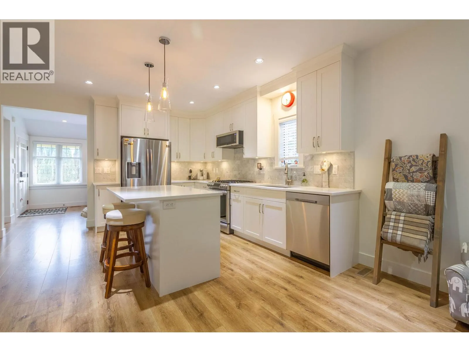 903 WALLS AVENUE