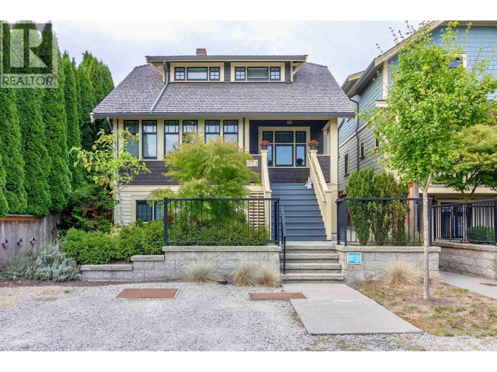 903 WALLS AVENUE