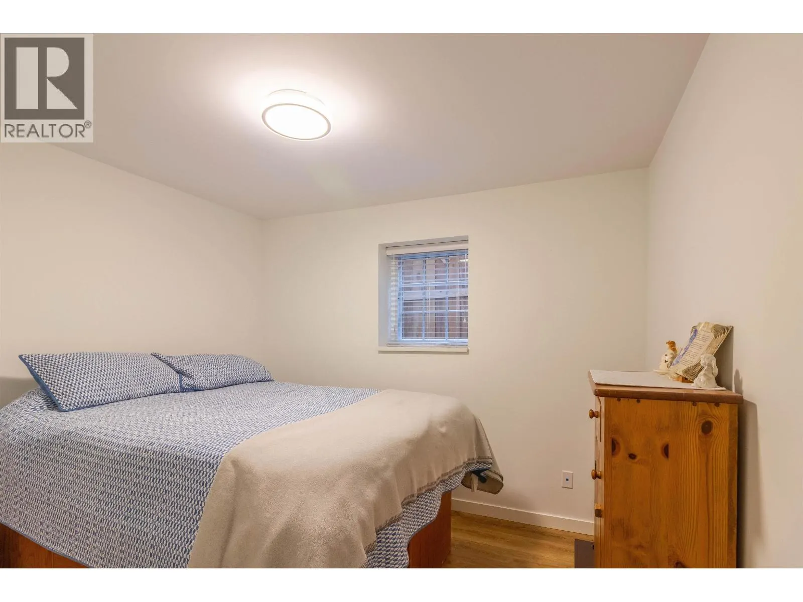 903 WALLS AVENUE