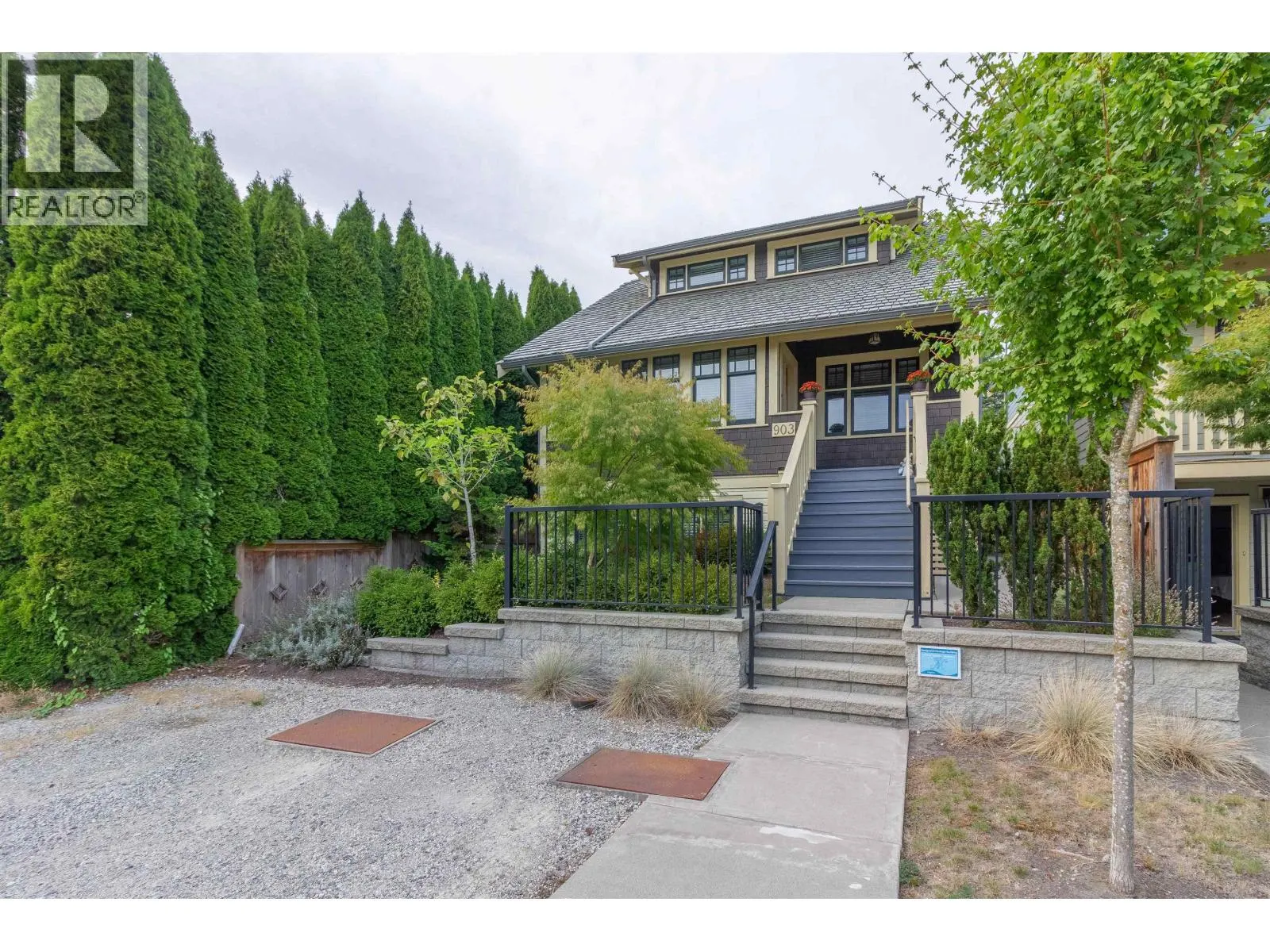 903 WALLS AVENUE