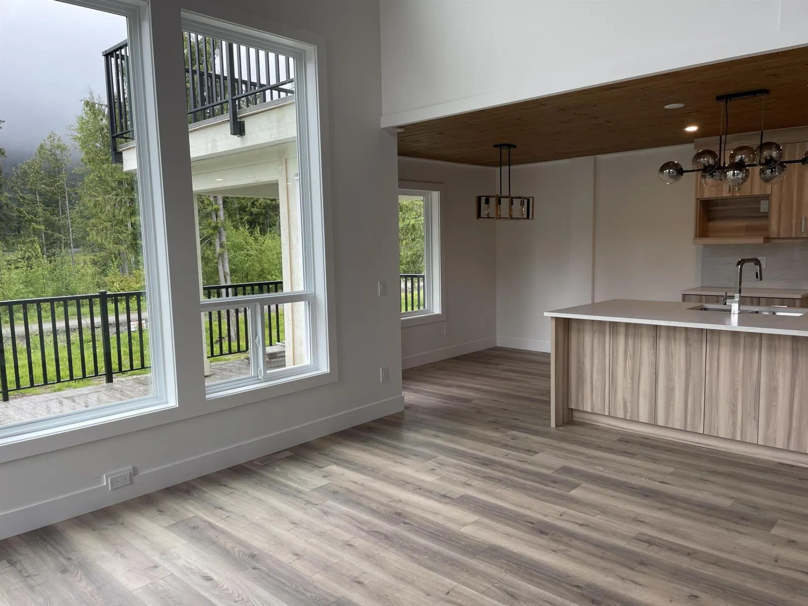 71423 GROVE BOULEVARD|Sunshine Valley