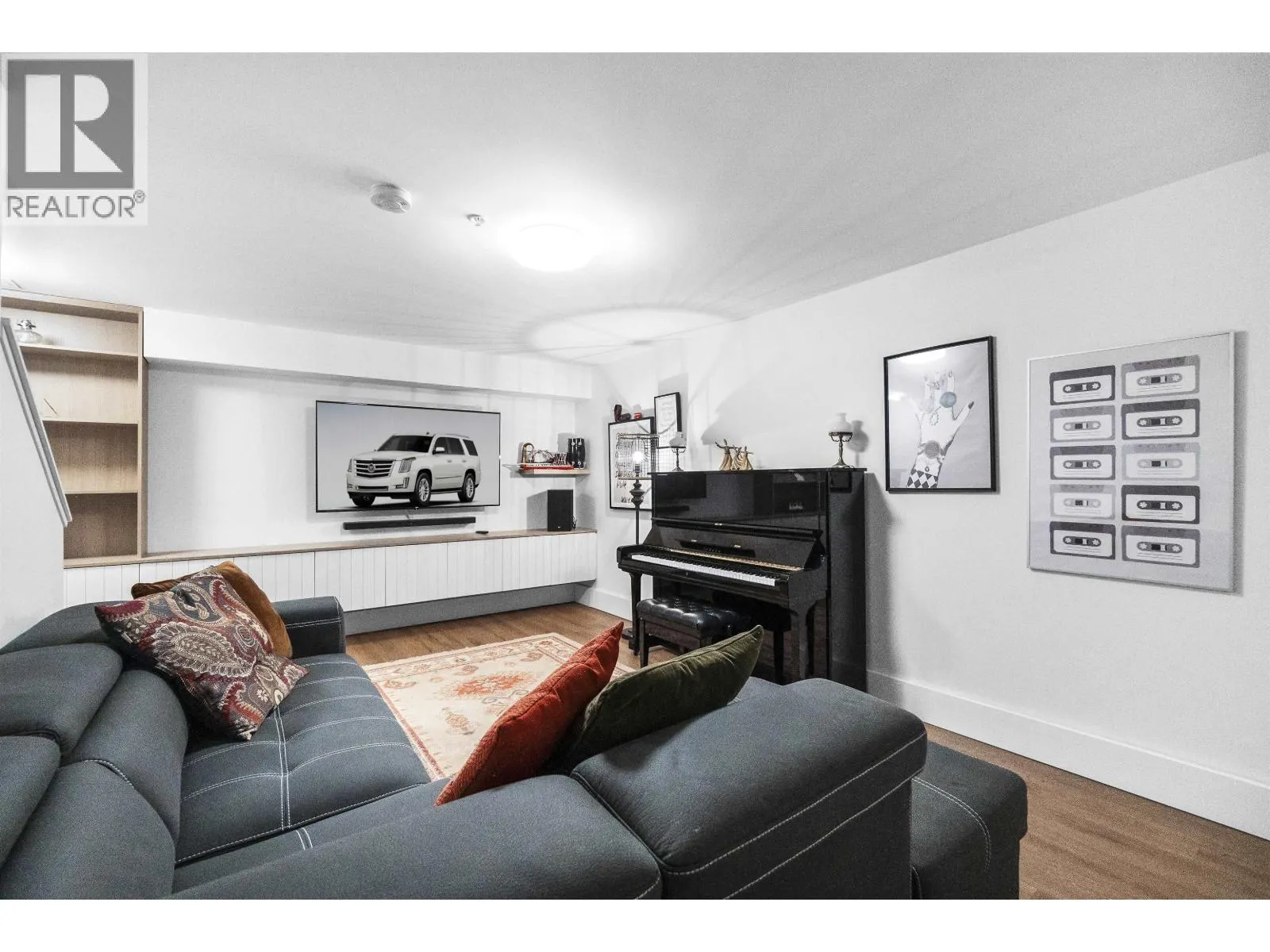 5 1133 RIDGEWOOD DRIVE