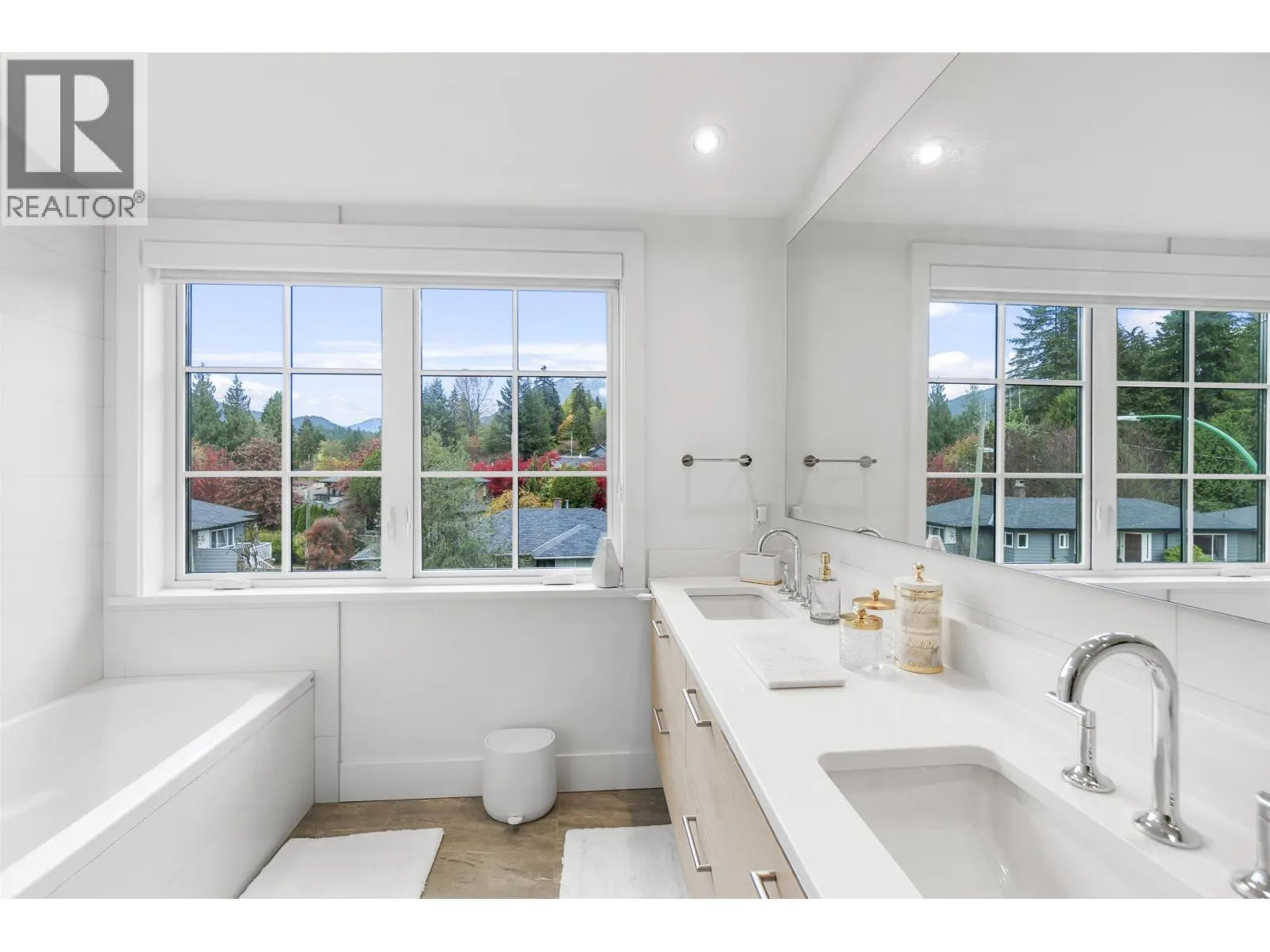 5 1133 RIDGEWOOD DRIVE
