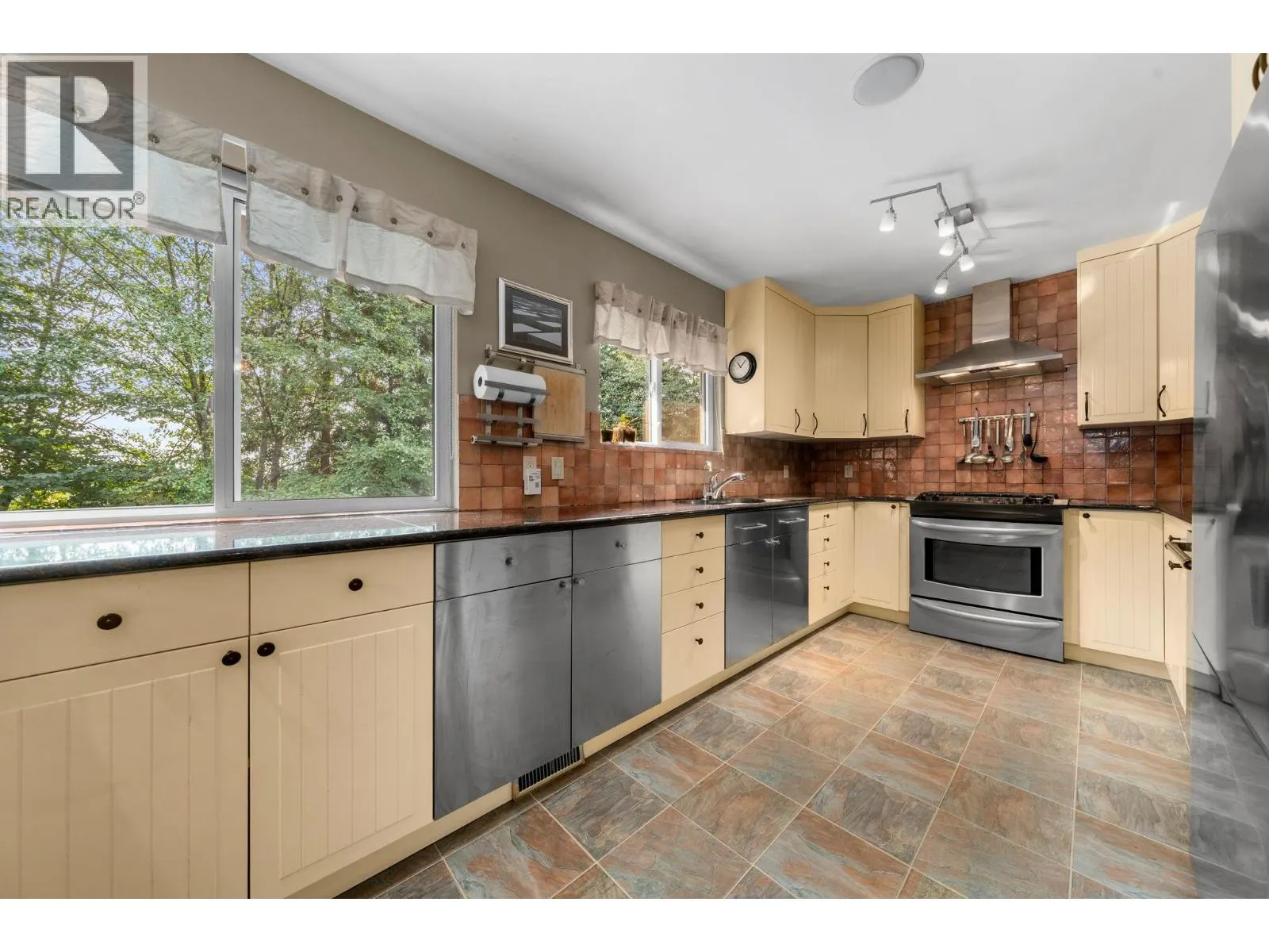 1967 HYANNIS DRIVE