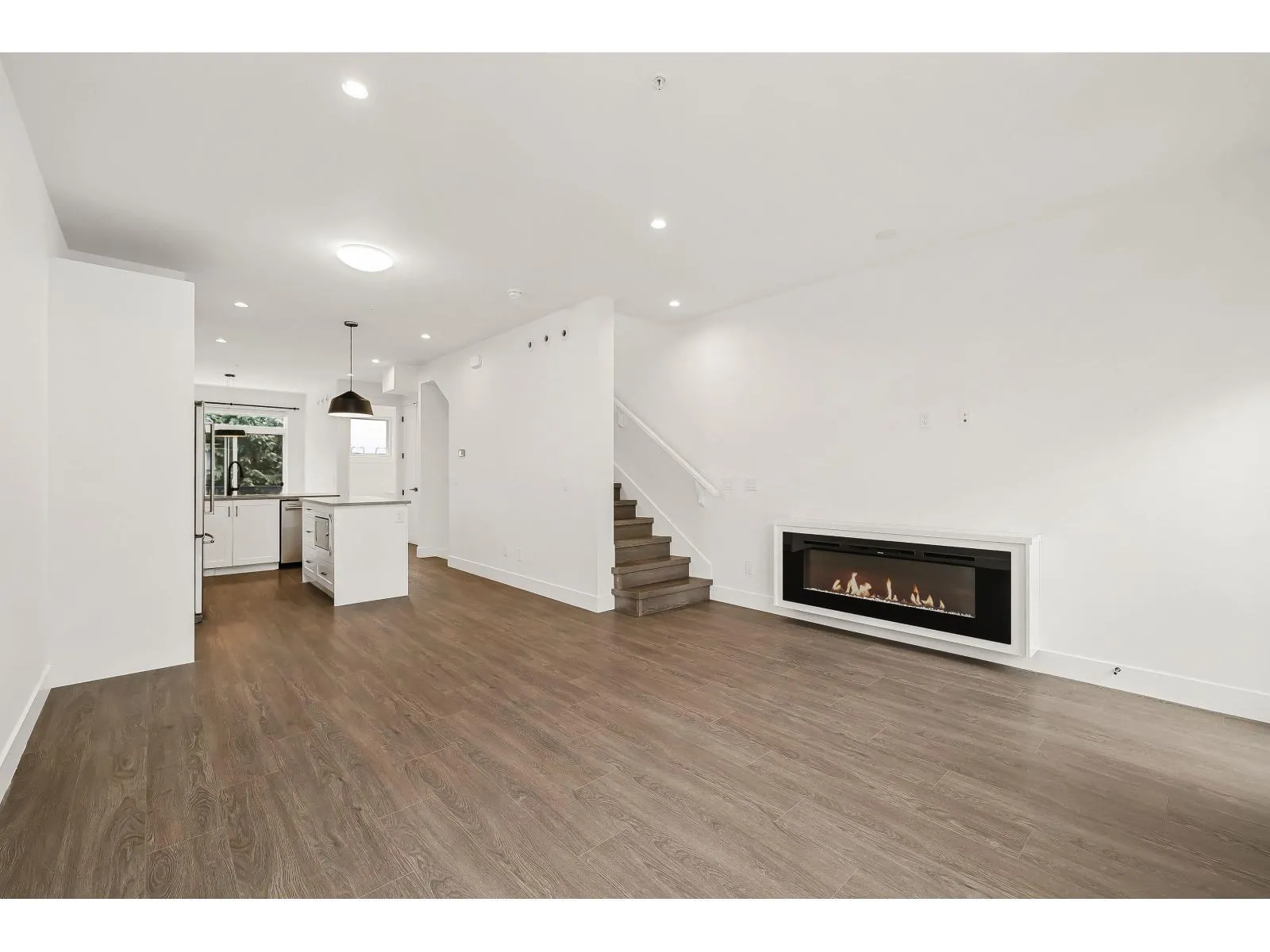 #17 22334 48 AVENUE