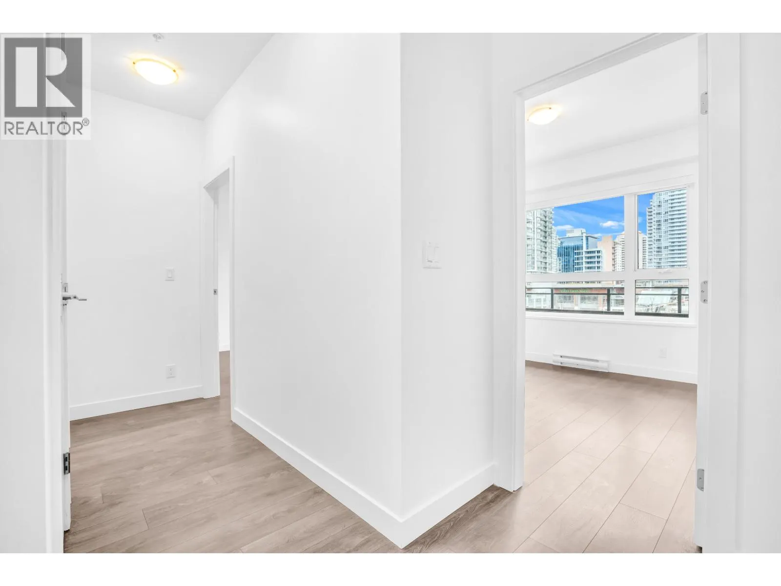 502 4468 DAWSON STREET