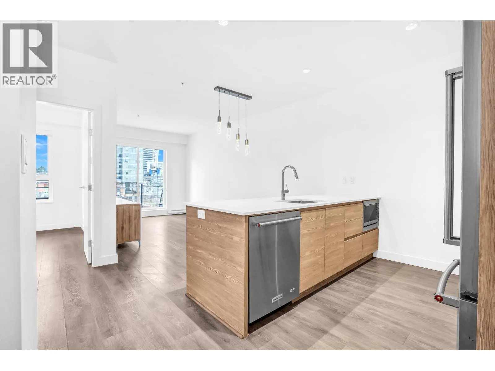 502 4468 DAWSON STREET