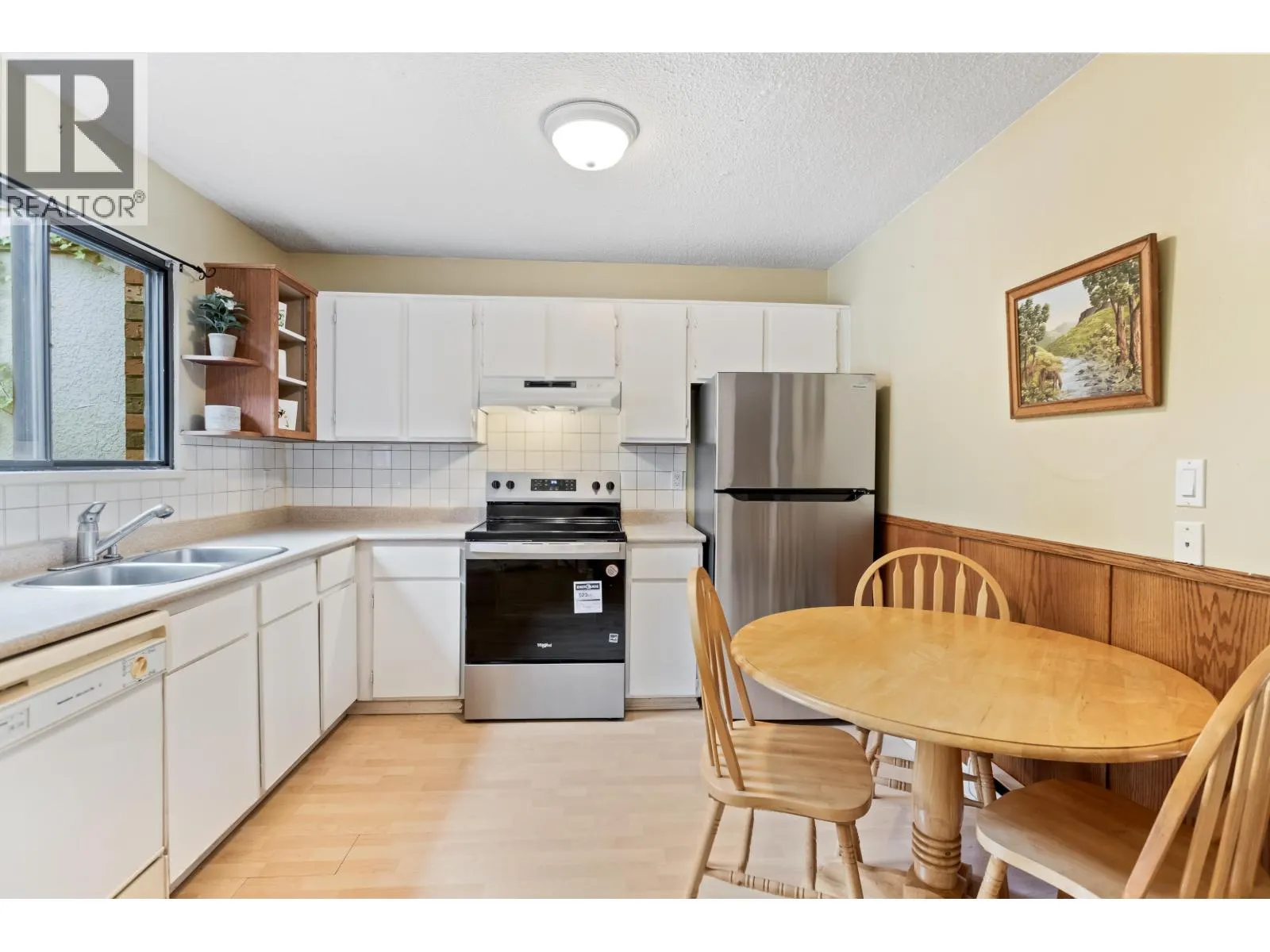 22 12122 SCHMIDT CRESCENT