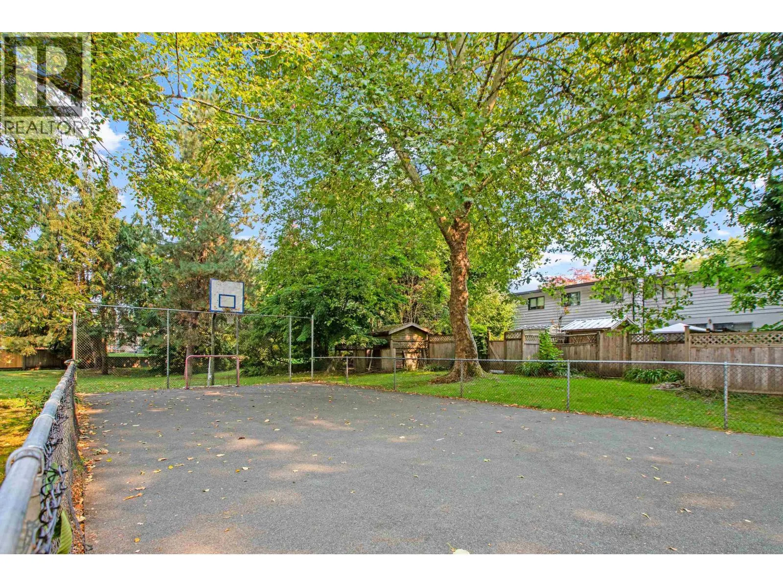 22 12122 SCHMIDT CRESCENT