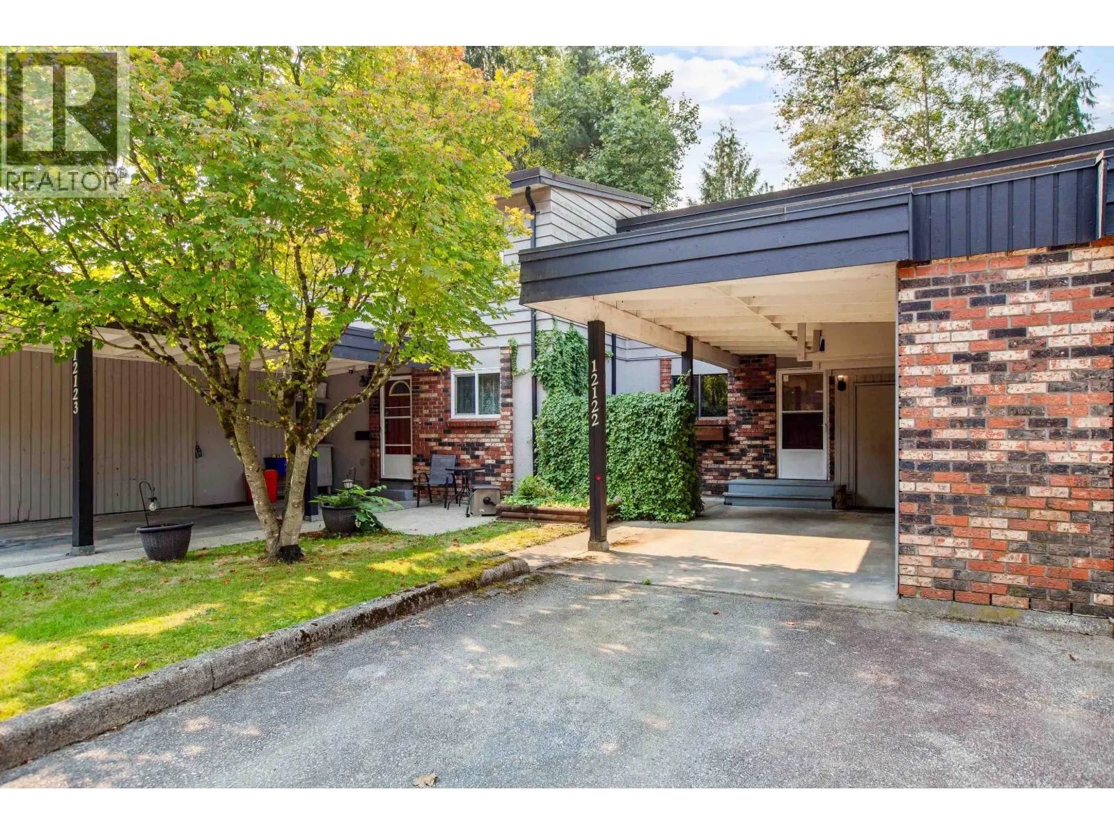 22 12122 SCHMIDT CRESCENT