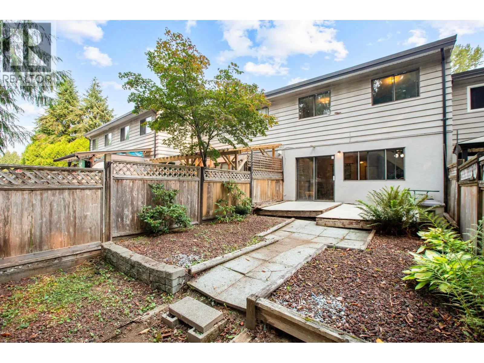 22 12122 SCHMIDT CRESCENT
