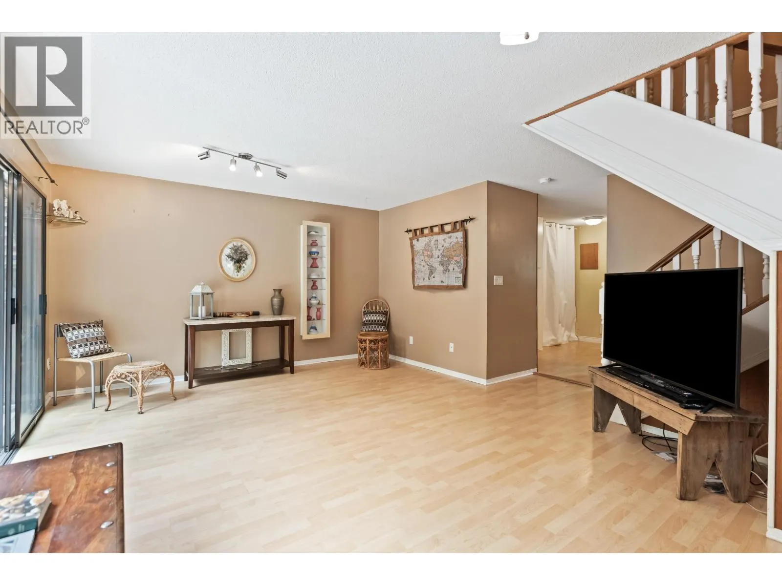 22 12122 SCHMIDT CRESCENT