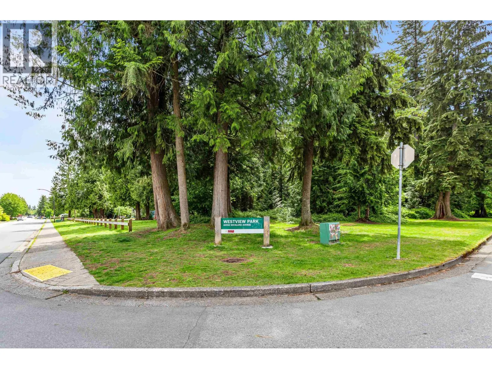 22 12122 SCHMIDT CRESCENT