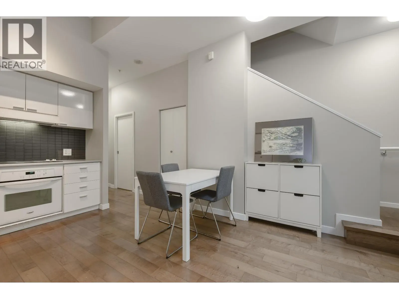 128 DUNSMUIR STREET