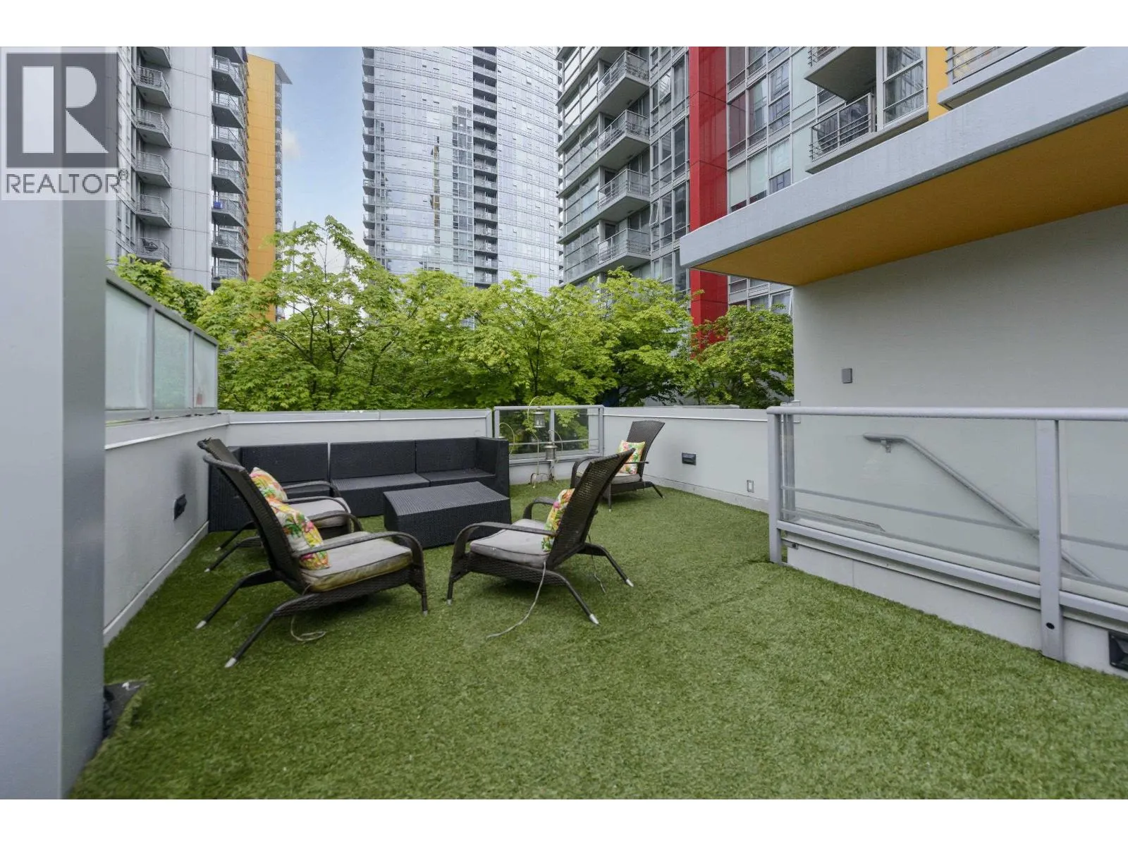 128 DUNSMUIR STREET