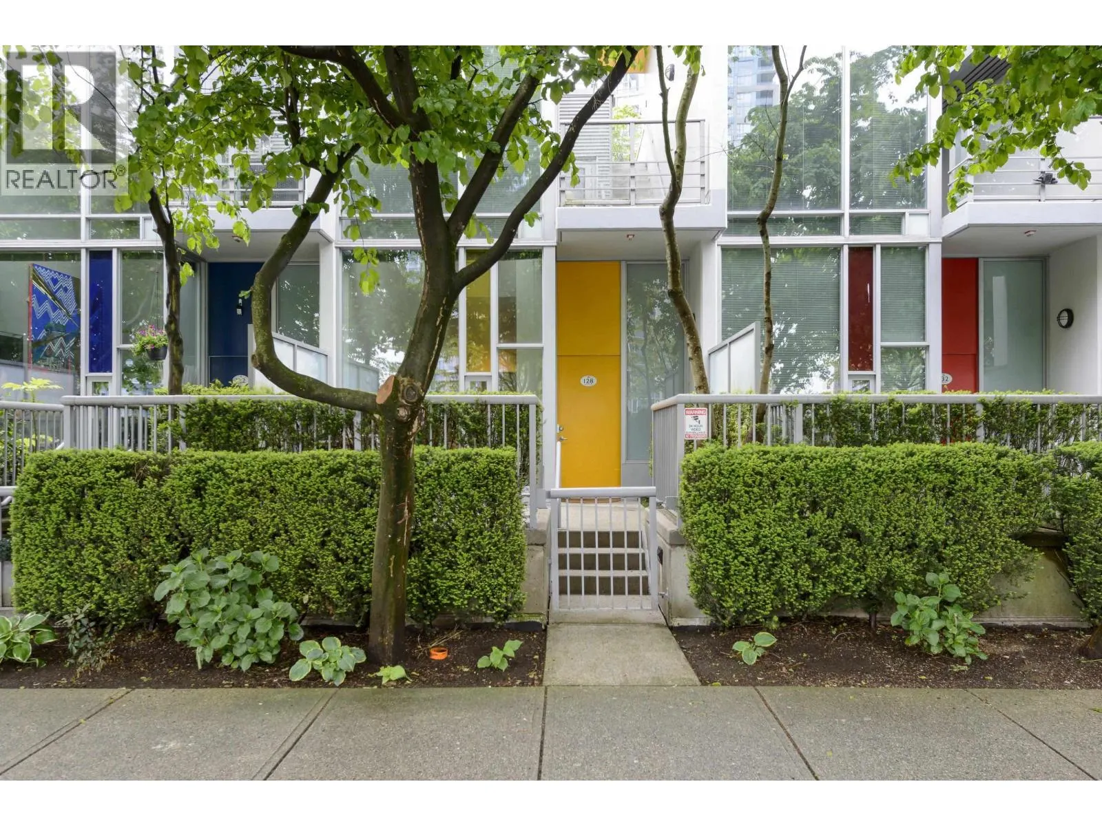 128 DUNSMUIR STREET