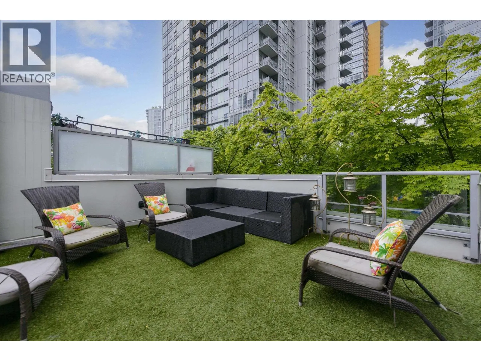 128 DUNSMUIR STREET