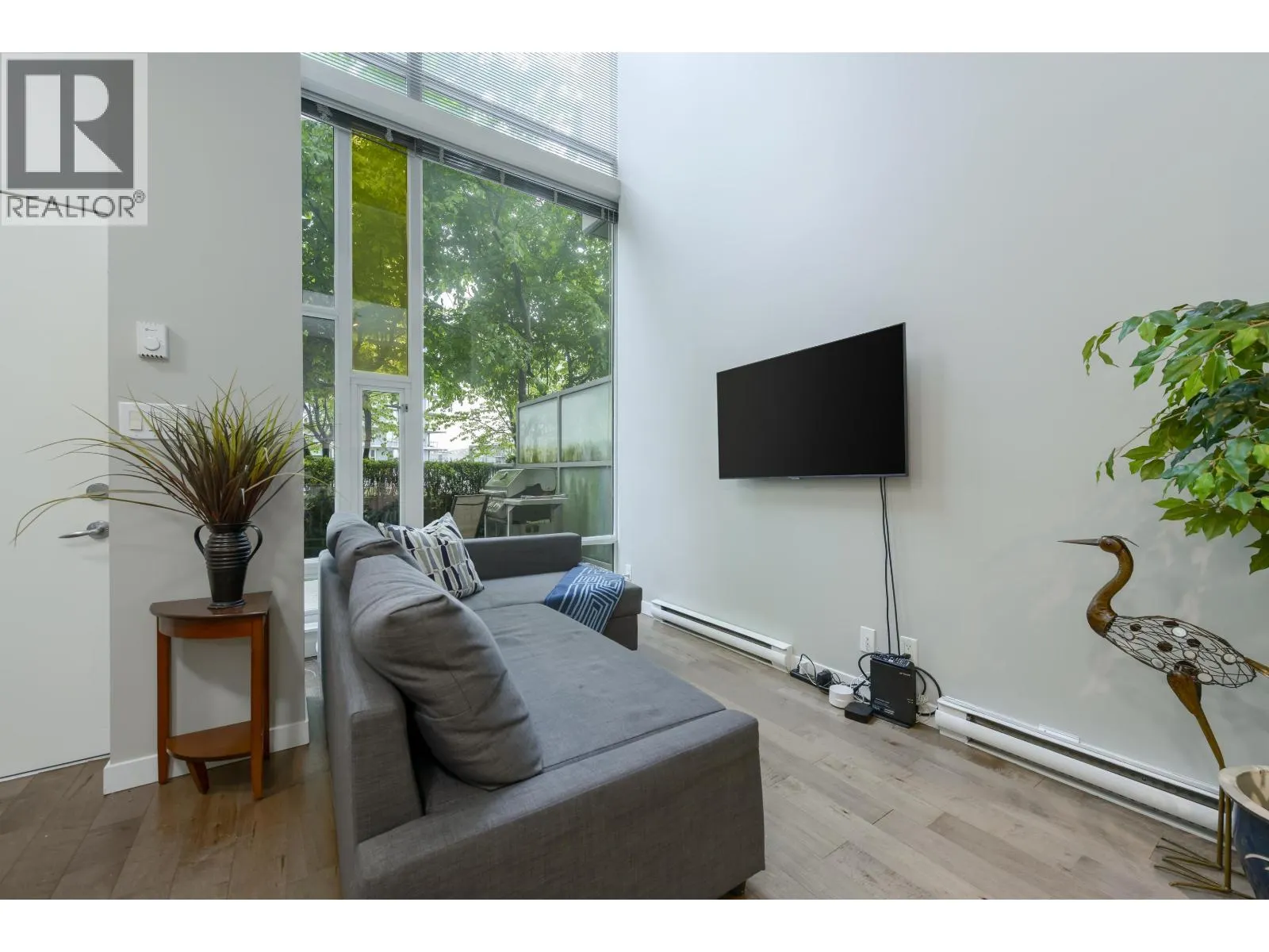 128 DUNSMUIR STREET