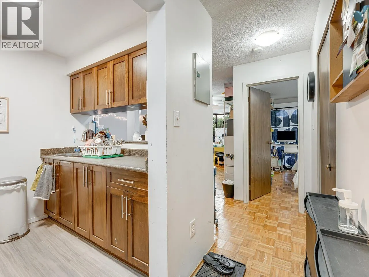 103 4941 LOUGHEED HIGHWAY