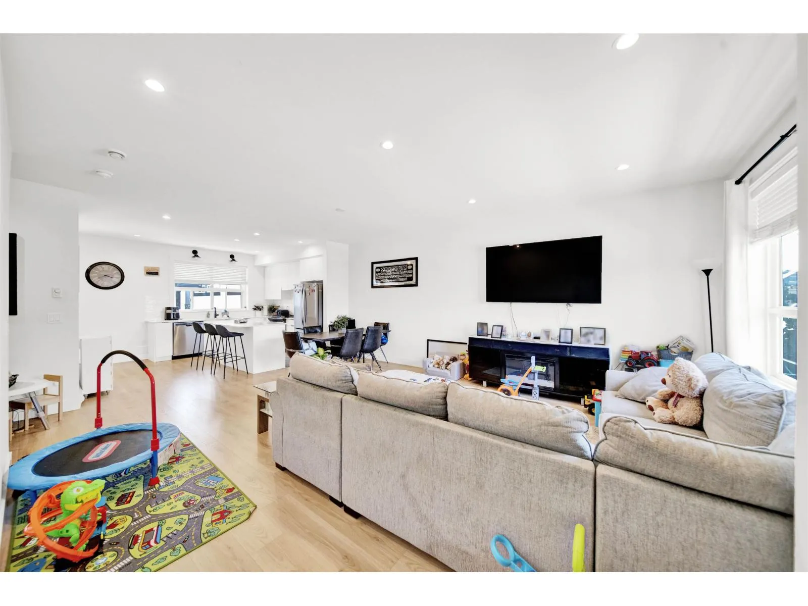 10 19255 ALOHA DRIVE