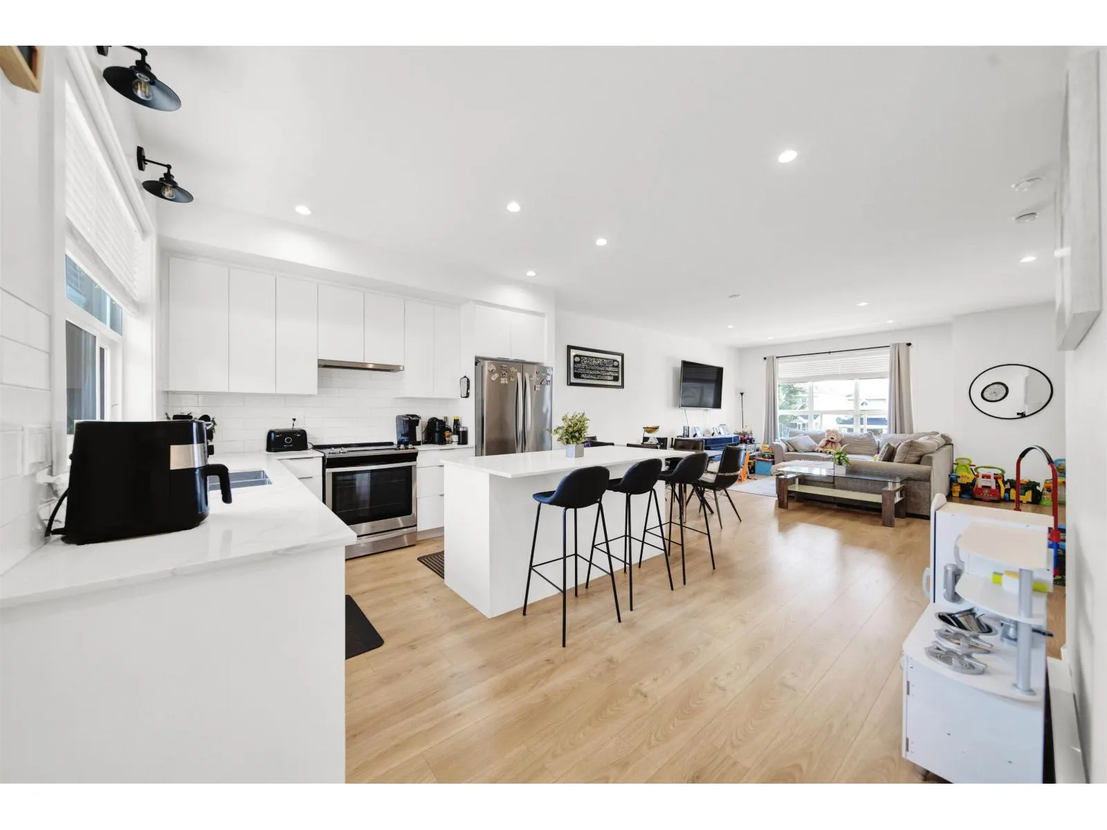10 19255 ALOHA DRIVE