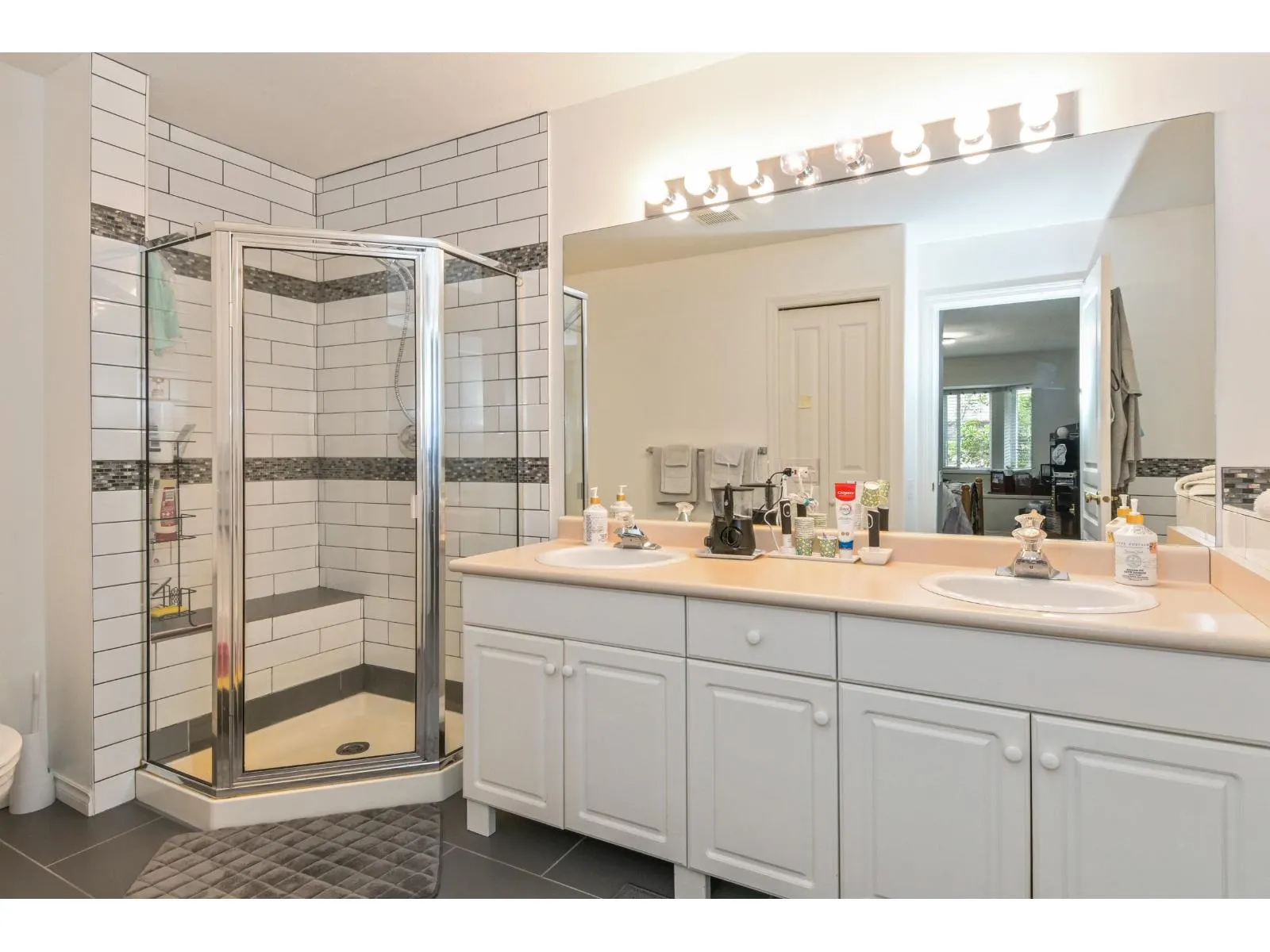 117 31406 UPPER MACLURE ROAD