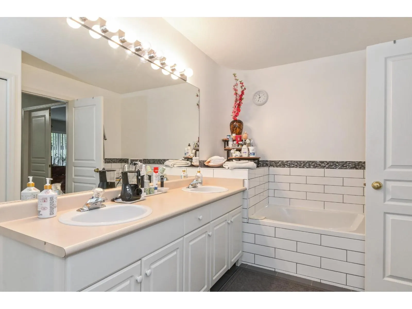 117 31406 UPPER MACLURE ROAD