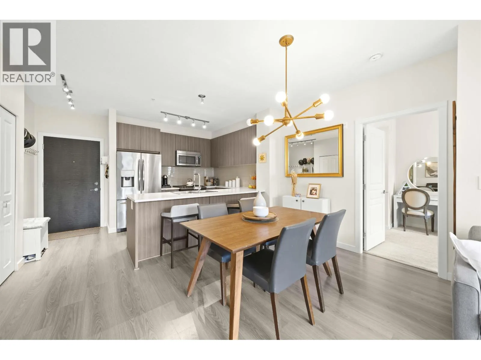306 1152 WINDSOR MEWS