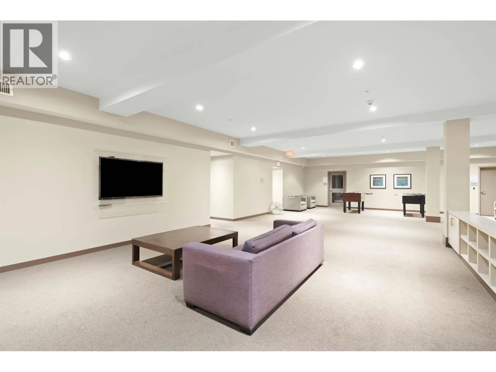 306 1152 WINDSOR MEWS