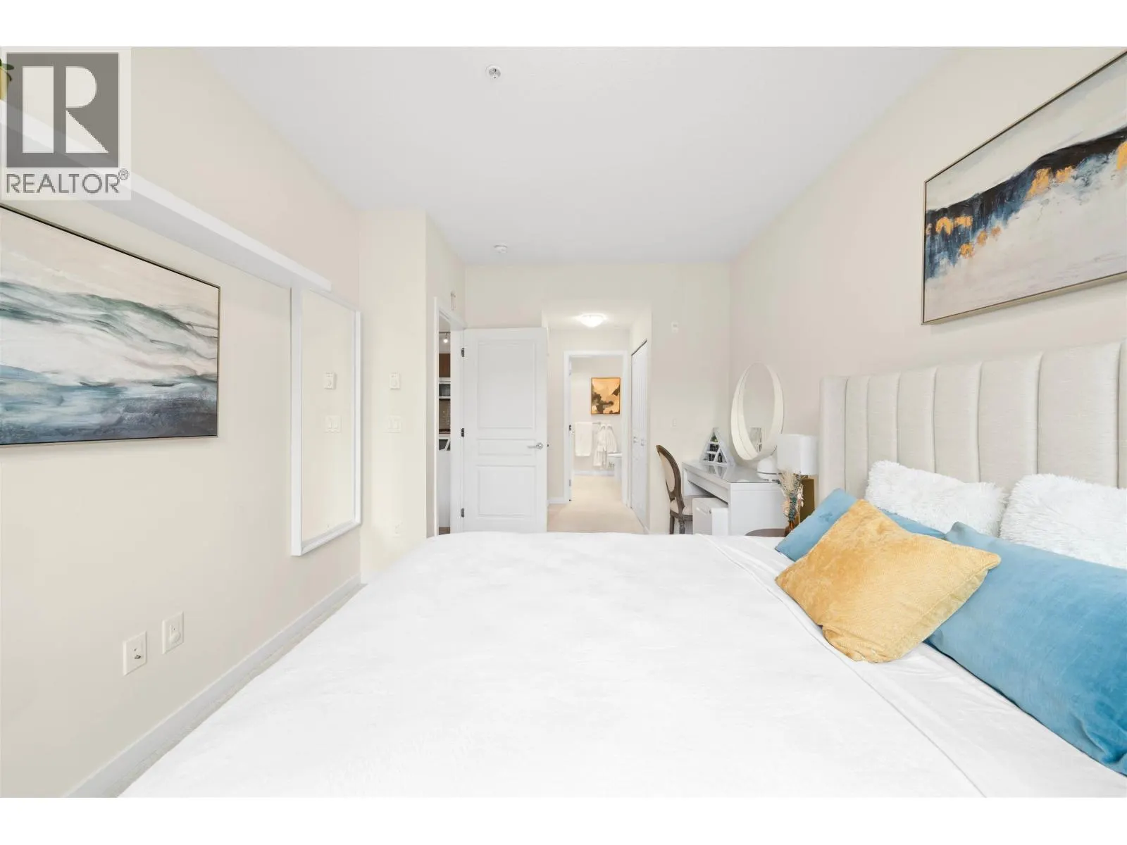306 1152 WINDSOR MEWS
