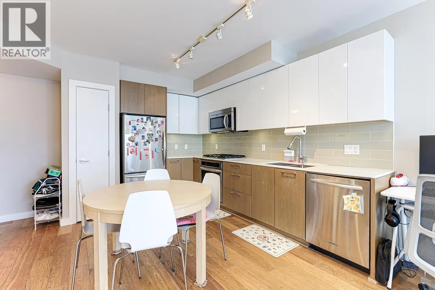 1001 6951 ELMBRIDGE WAY