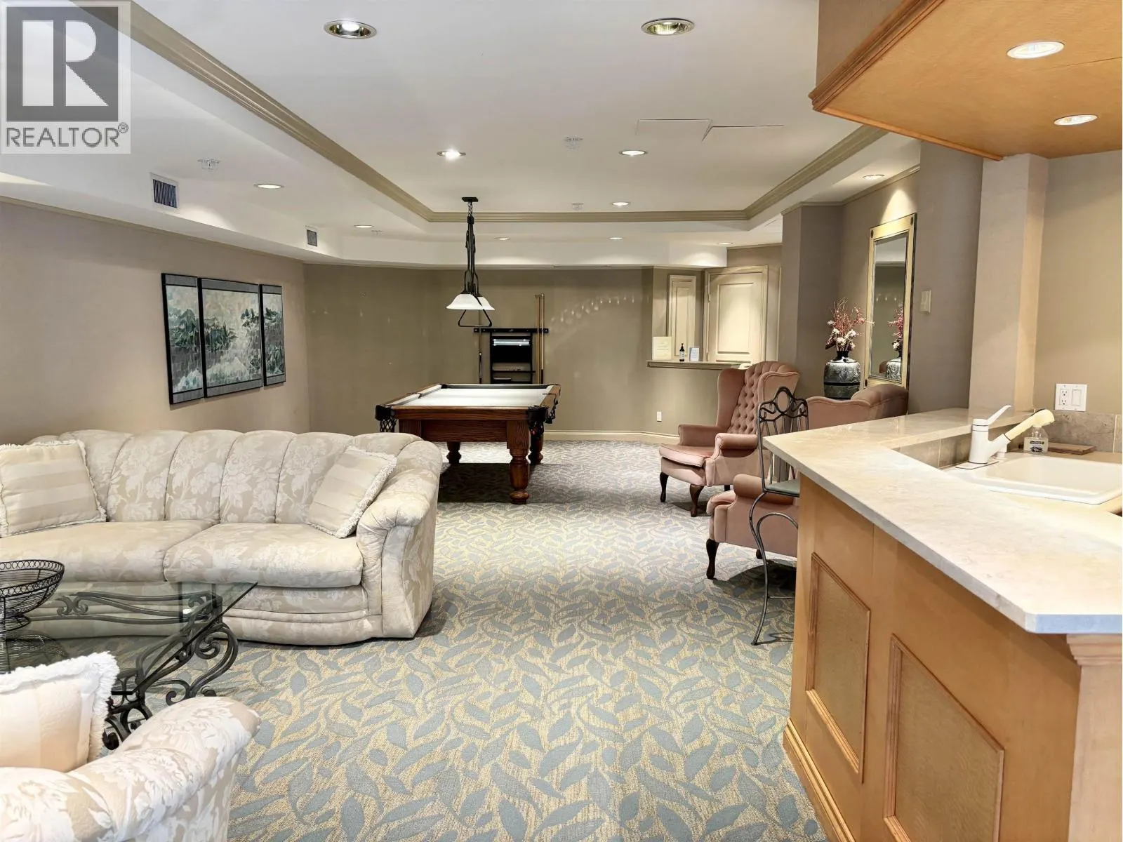705 5615 HAMPTON PLACE