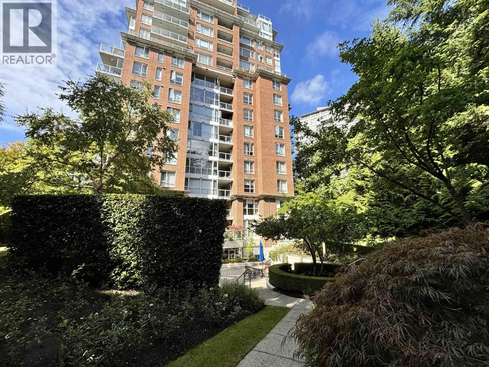 705 5615 HAMPTON PLACE
