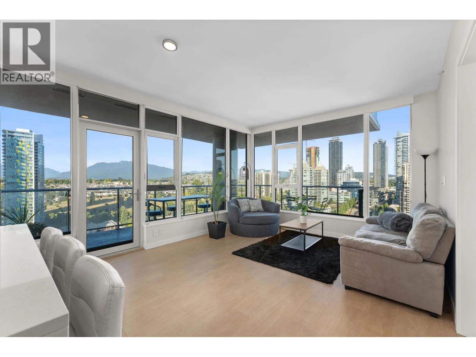2107 4168 LOUGHEED HIGHWAY